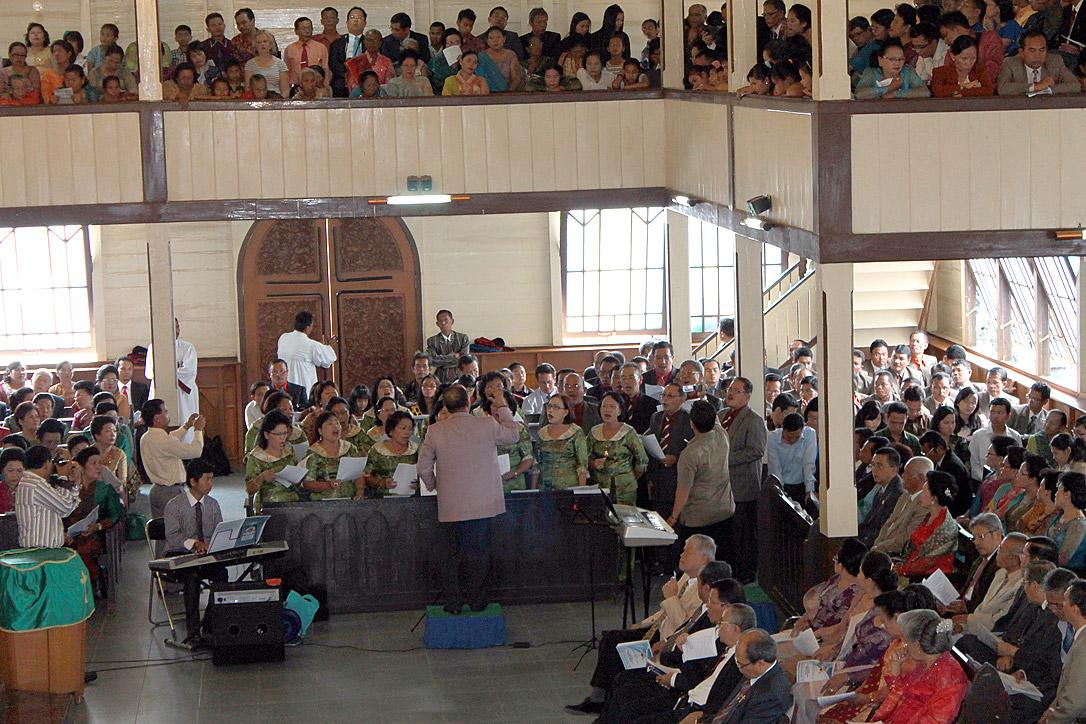 Gottesdienst in einer lutherischen Gemeinde in Indonesien. Foto: HKBP/Fernando Sihotang