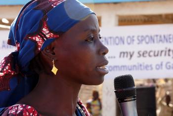 Aminatou Abubakar, president of the women’s association in Minawao refugee camp, speaks at a public event about the dangers of spontaneous and unassisted return to Nigeria. Photo: LWF/ C. Kästner