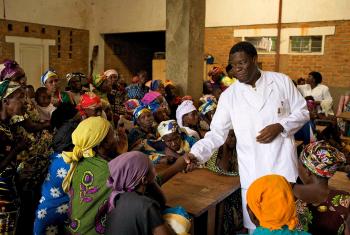 Dr Denis Mukwege with women at Panzi Hospital in Bukavu, Democratic Republic of the Congo. Photo: Torleif Svensson