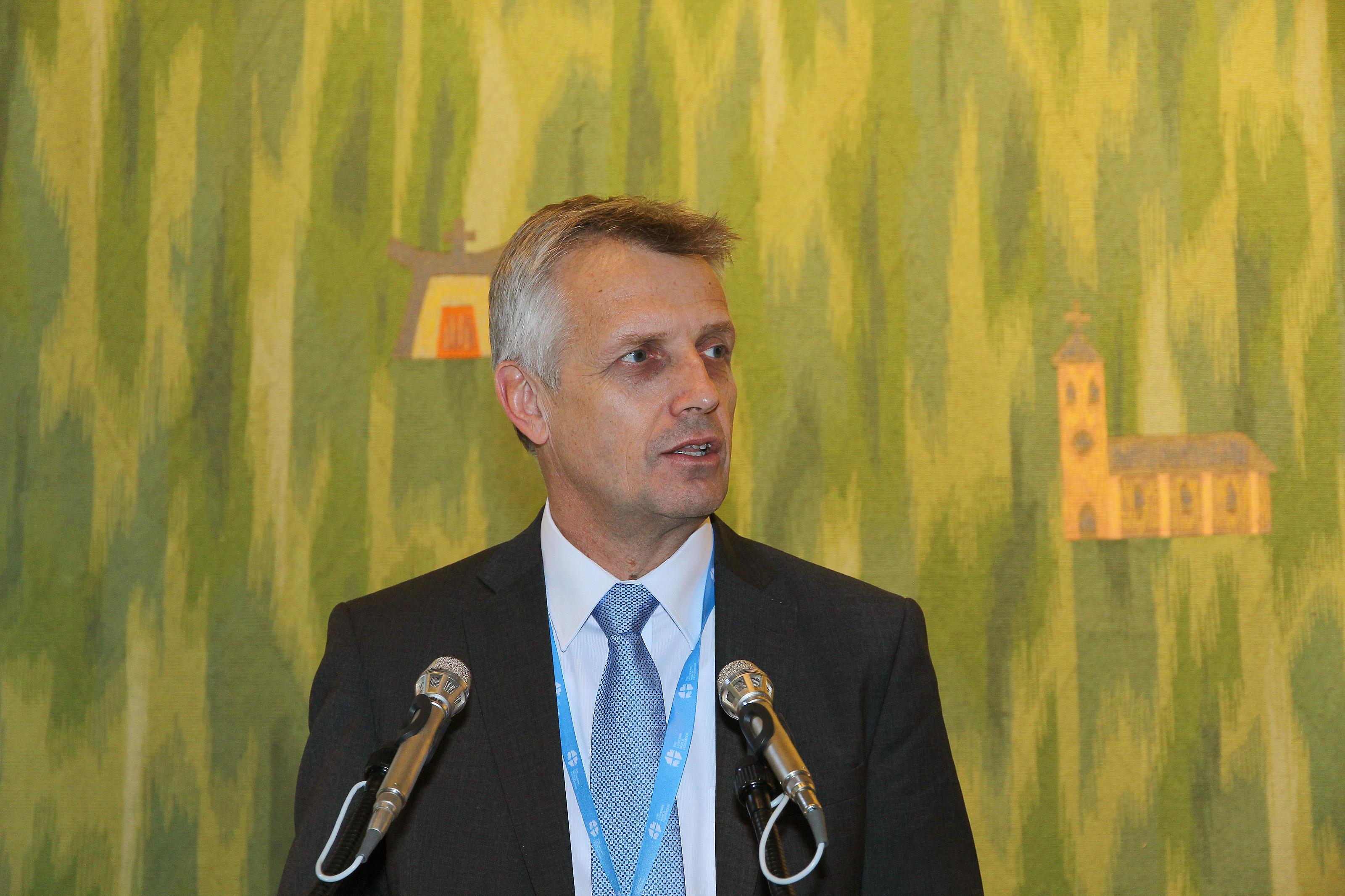 LWB-Generalsekretär Pfr. Martin Junge präsentiert dem Rat 2013 seinen Bericht. © LWB/M. Haas