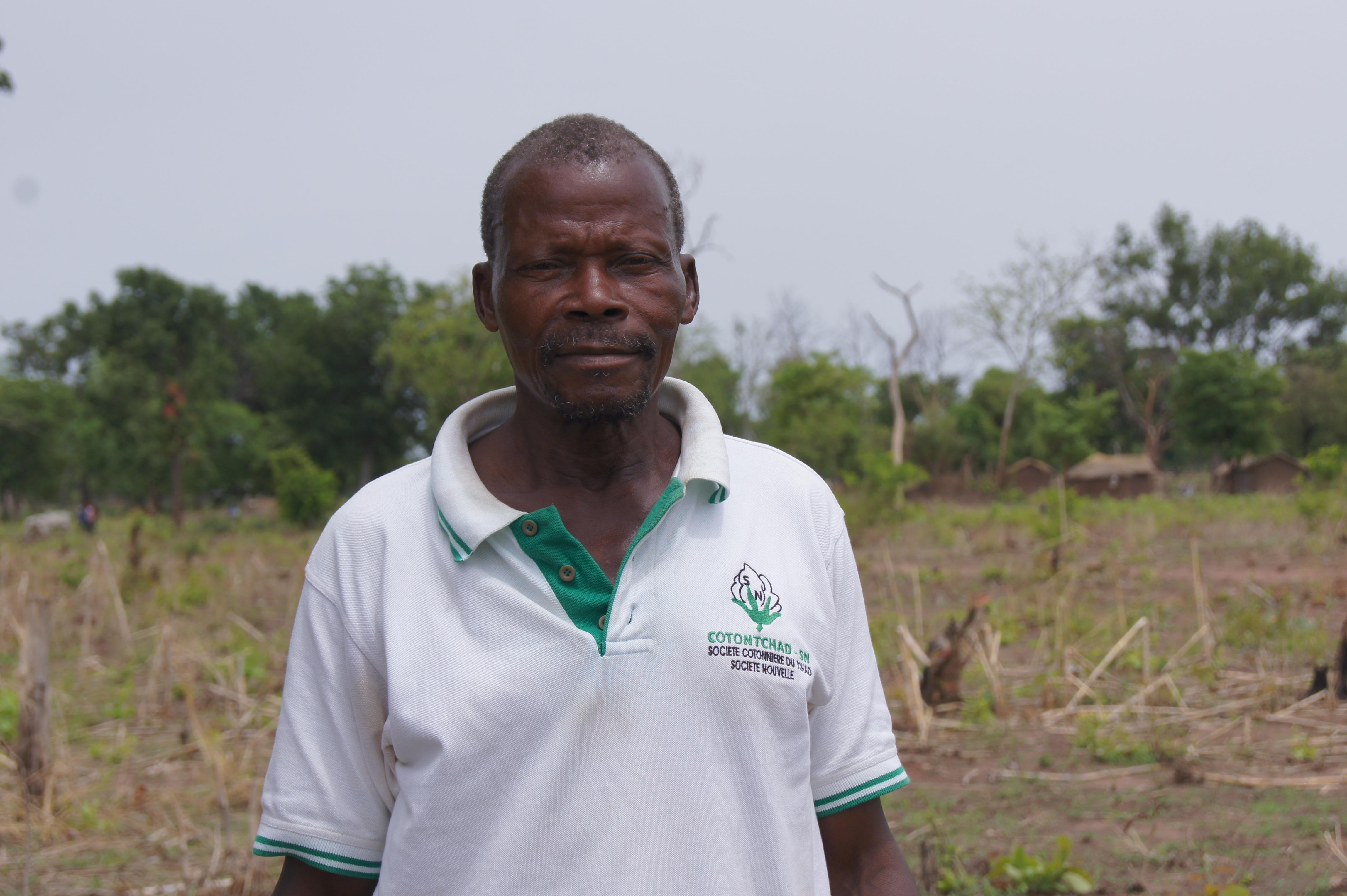 Daniel Deba, Biologieprofessor, Flüchtling und Vorsitzender der Produktionsgenossenschaft für Saatgut im Lager Dosseye im Tschad. Foto: LWF/C. Kästner