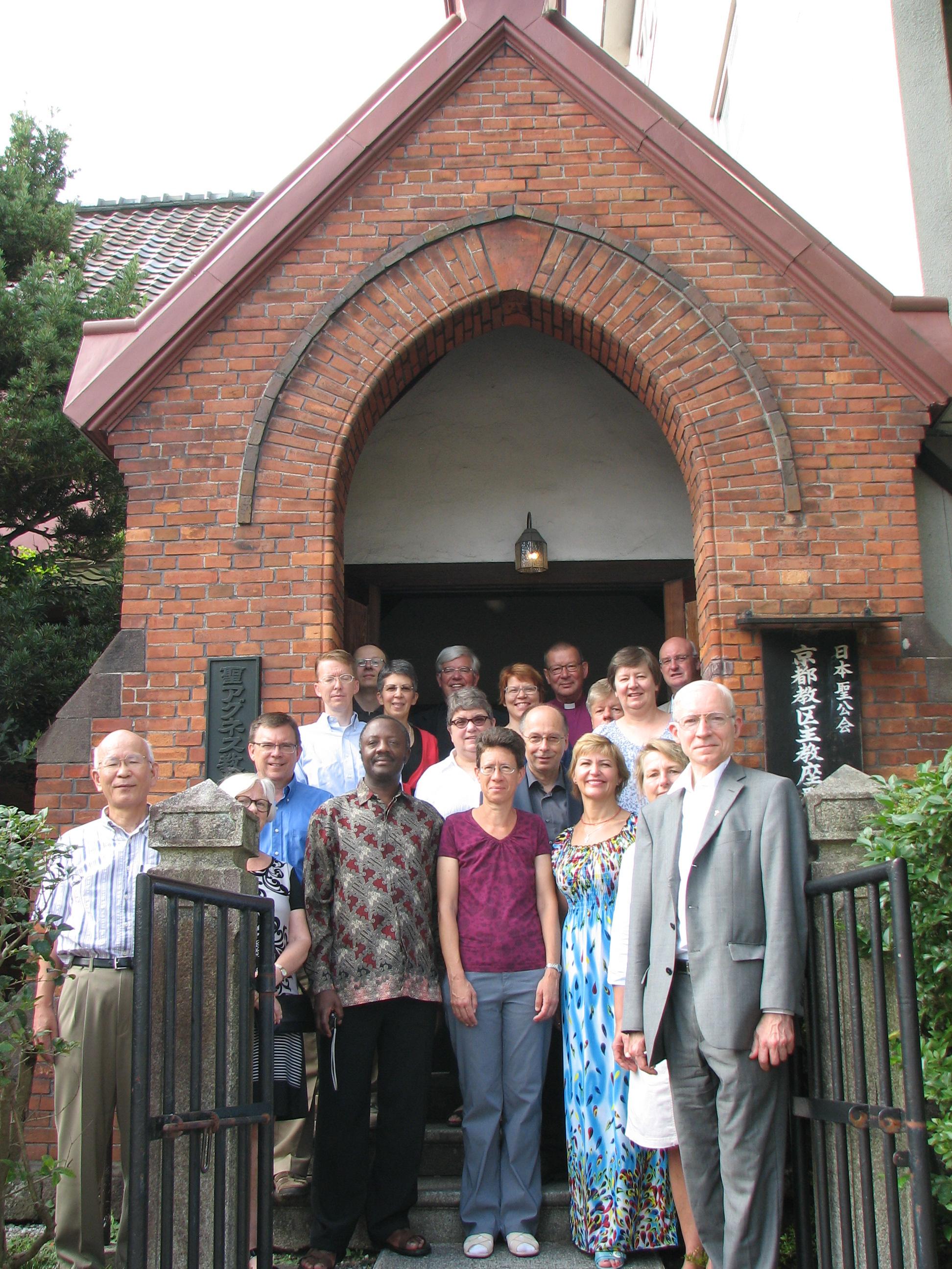 Mitglieder der Kommission beim Gottesdienst in der episkopalen St. Agnes-Kathedrale in Kyoto. Foto: LWB