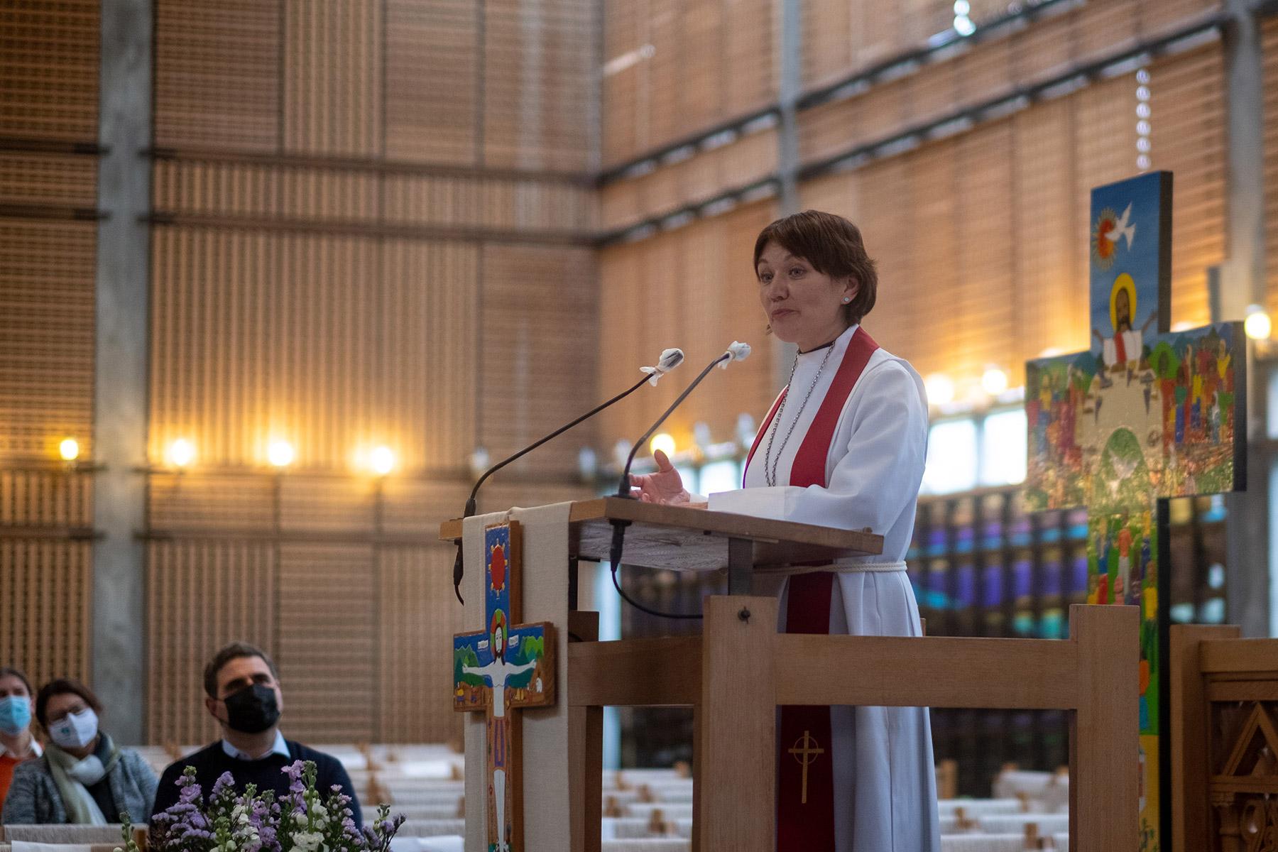 In her sermon, Burghardt reflected on the words of St Paul's letter to the Romans, urging Christians to be âtransformed by the renewing of your minds, so that you may discern what is the will of God.â Photo: LWF/M. Renaux 
