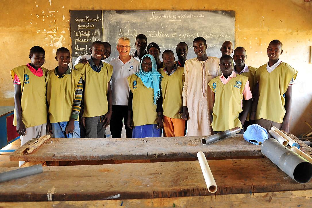 Bei seinem Besuch im Tschad ermutigte LWB-Generalsekretär Pfr. Dr. Martin Junge Mitarbeitende des Länderprogramms, traf mit Flüchtlingen und Einheimischen zusammen und diskutierte die anhaltende Flüchtlingsproblematik und vergessene humanitäre Krise, mit denen das Land konfrontiert ist. Foto: LWB/A. S. Daníelsson
