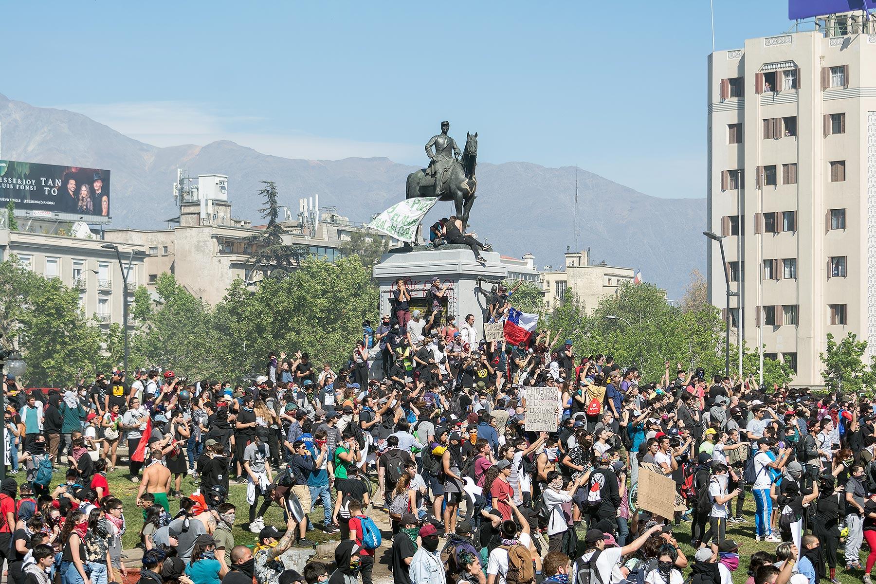 Proteste in Santiago, Chile, 21. Oktober 2019. Foto: Carlos Figueroa/Wikimedia Chile (CC-BY-SA)