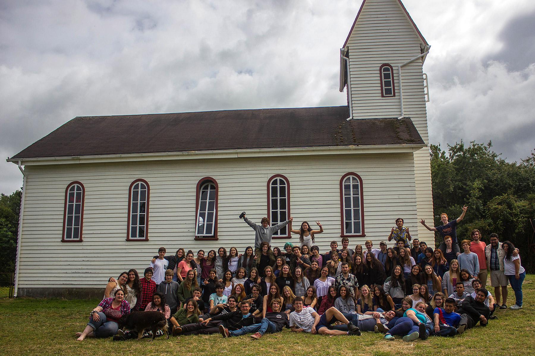 Junge Teilnehmende an dem Jugendcamp in Puerto Fonck, das jedes Jahr vom Jugendreferat der ILCH organisiert wird. Foto: Karla Güttler/Lutherische Kirche in Osorno (ILCH)