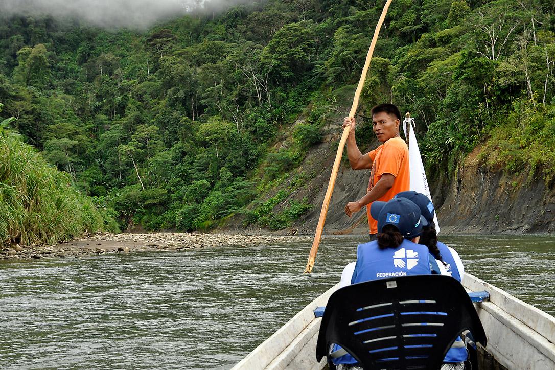 Der Fluss Chicué im Departamento del Chocó im Nordwesten Kolumbiens, entlang dessen der LWB humanitäre Hilfe leistet. Fotos: Schwedische Kirche/Therèse Naomi Jonsson
