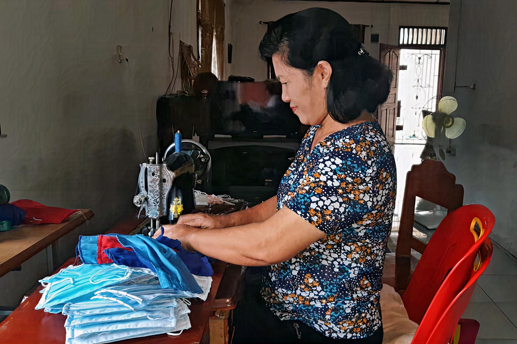 The Womenâs Skills Training Center of Huria Kristen Indonesia (HKI) helps low-income and at-risk women find ways to increase family income through sewing. Photo: BLK HKI/Rumah Eco-Theology