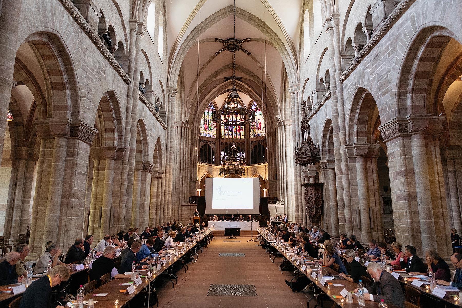 Blick in das Plenum der GEKE-Vollversammlung, die in Basel (Schweiz) stattfindet. Foto: Oliver Hochstrassser/GEKE