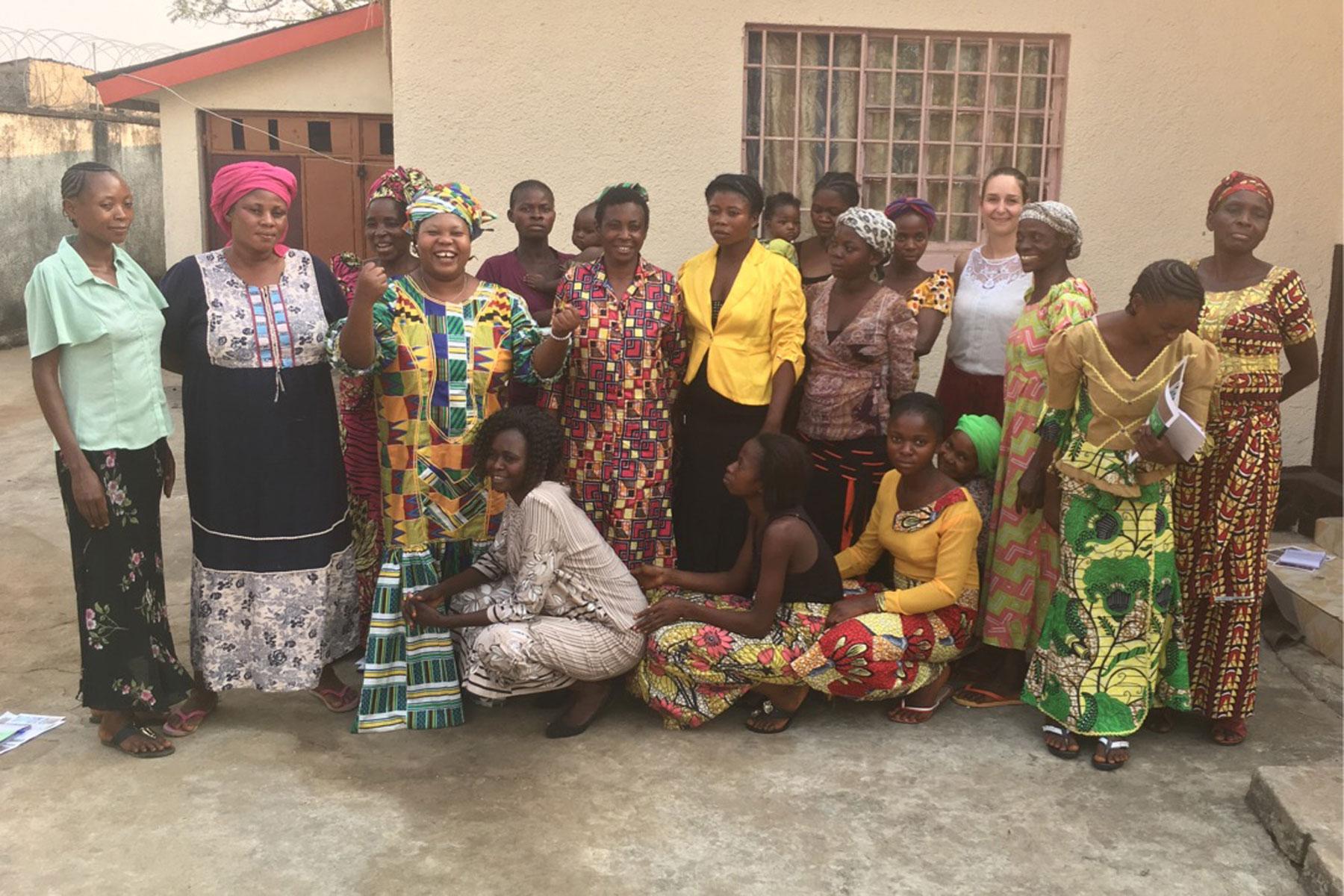 Vertreterinnen und Vertreter des LWB gehörten einer Delegation an, die sich vor kurzem mit Überlebenden sexualisierter Gewalt in der Demokratischen Republik Kongo getroffen hat. Foto: Mukwege Foundation