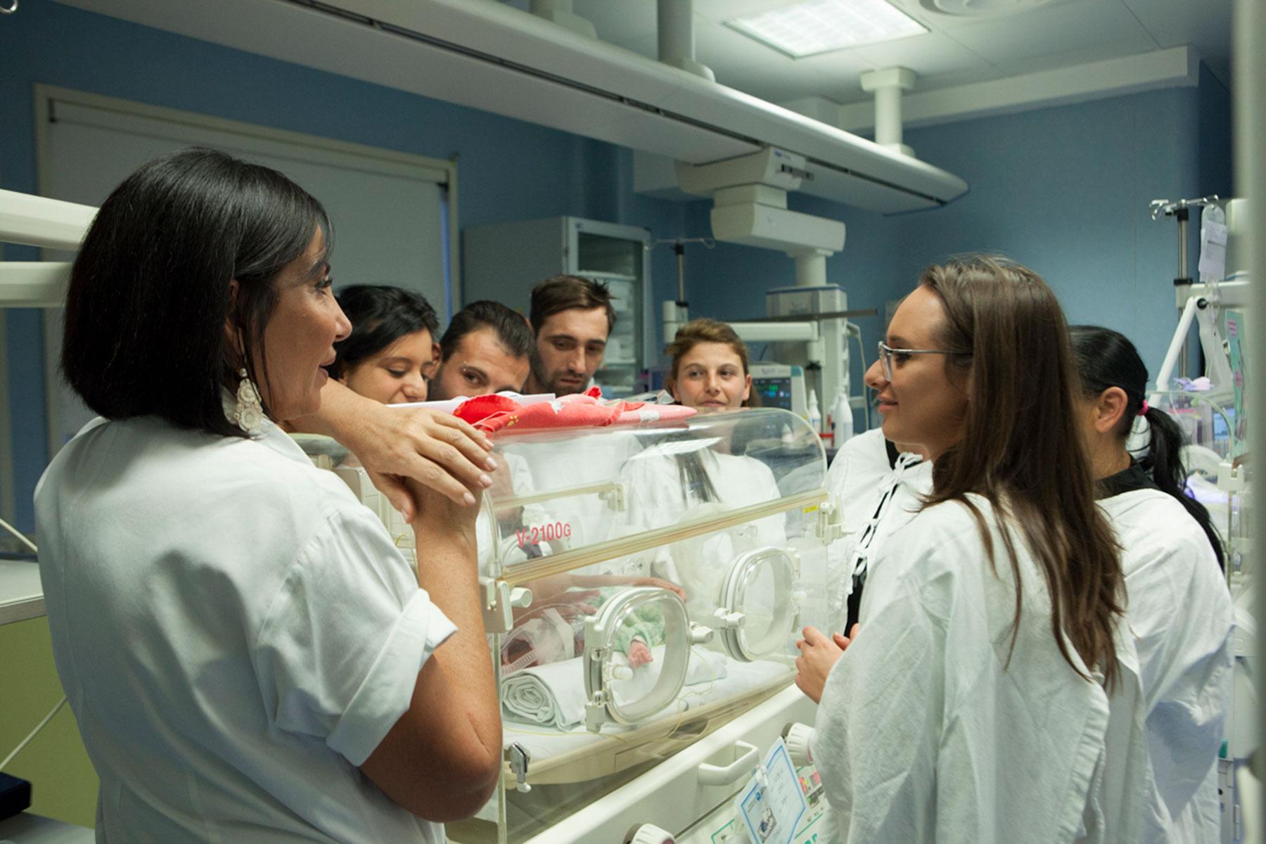 Ausbildung für Pflegepersonal in der Entbindungsstation des „Ospedale Evangelico Betania“ in Neapel, Italien. Foto: Michele Attanasio