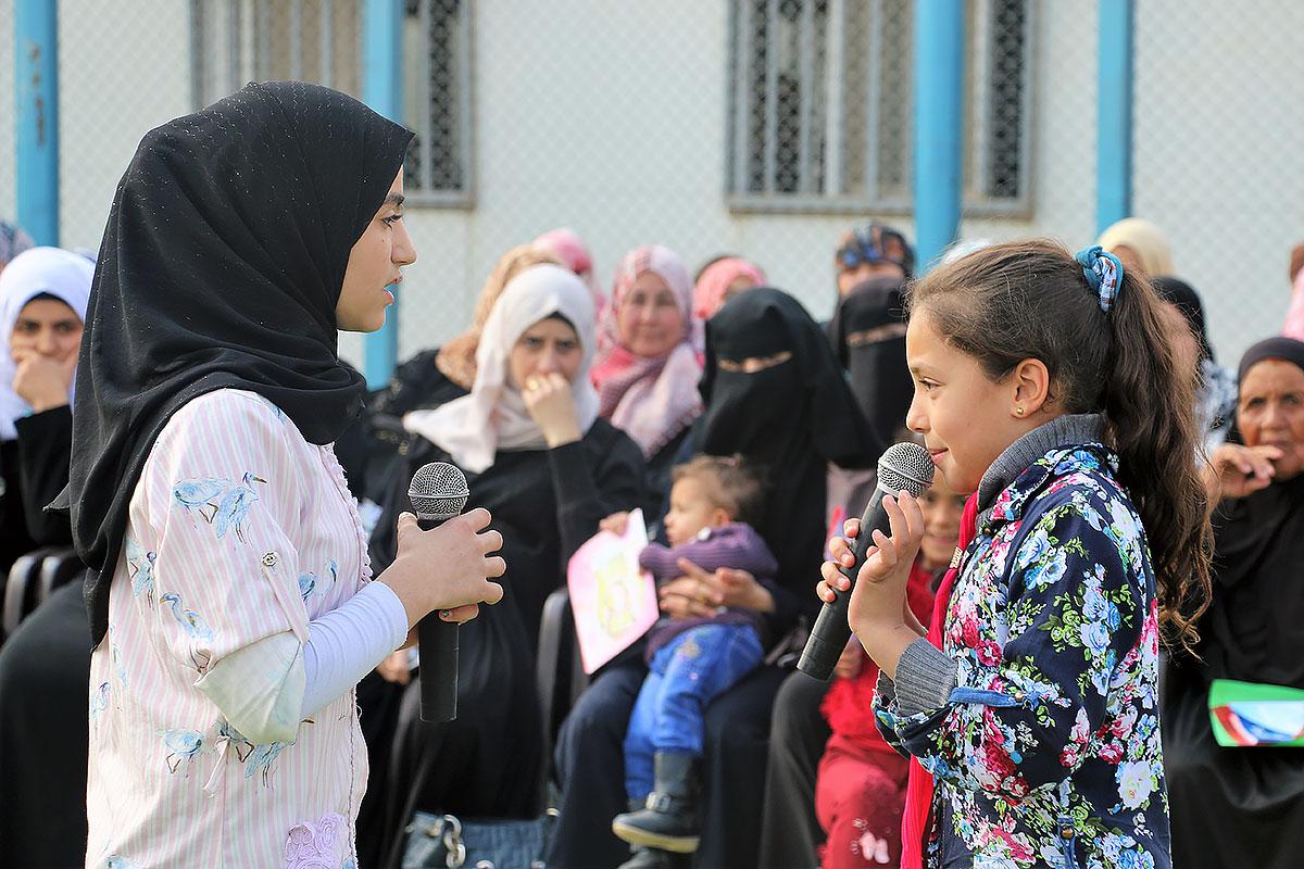Mädchen aus dem jordanischen Flüchtlingslager Za'atari bei einem Stück gegen geschlechtsspezifische Gewalt. Foto: LWB Jordanien