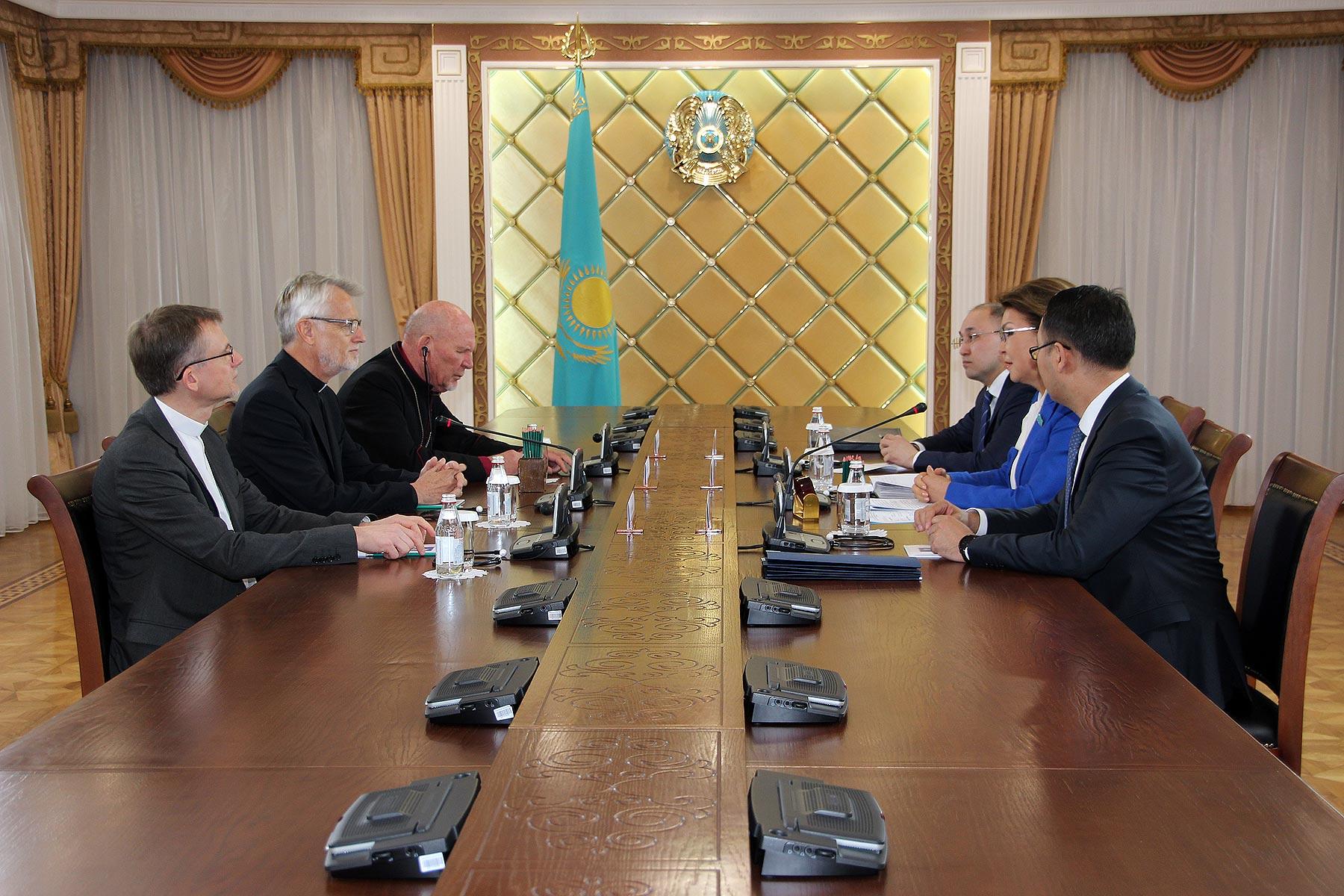 The LWF delegation with (from left) Area Secretary for Europe Ireneusz Lukas, General Secretary Martin Junge and Archbishop of the Evangelical Lutheran Church of Kazakhstan Jurij Novgorodov meeting with Dariga Nazarbayeva, Chairperson of the Senate of the Kazakh Parliament and Kazakh government officials. All photos: LWF/A. WeyermÃ¼ller