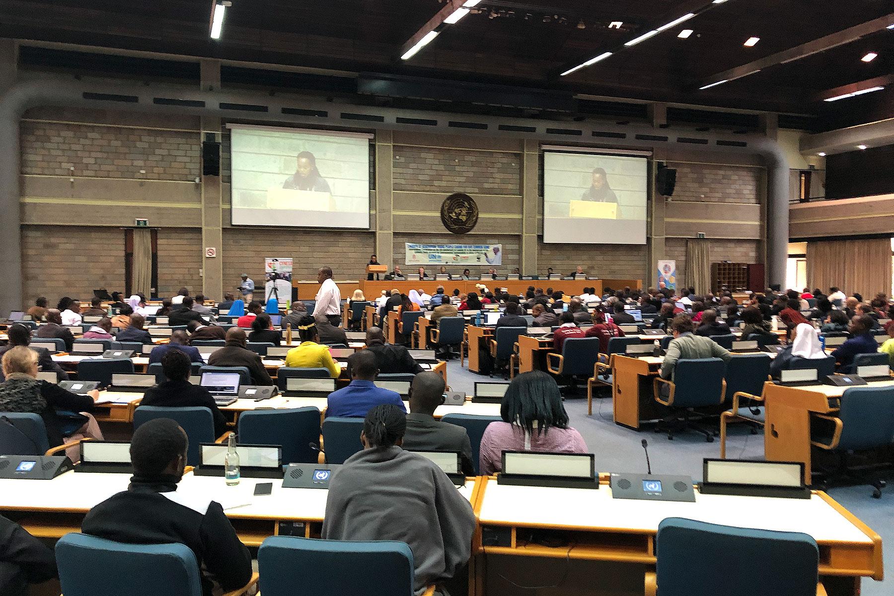 Plenum bei der Klimakonferenz in Nairobi, Kenia. Foto: Helmut Fluhrer