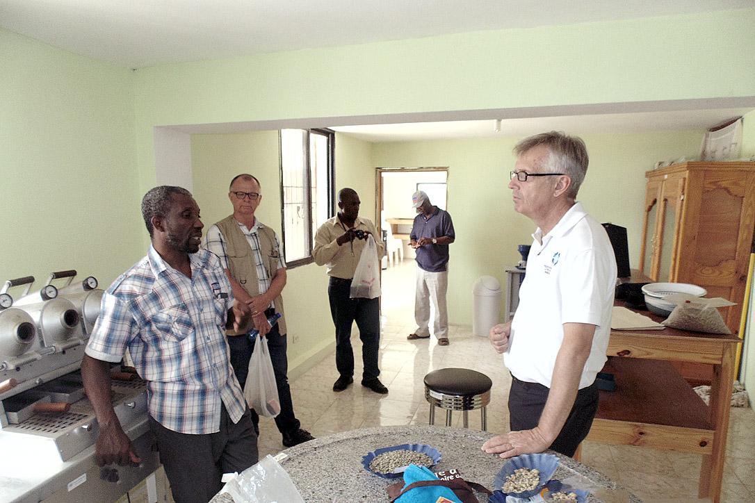 Rev. Martin Junge visiting one of LWF/DWS Haiti projects. Photo: LWF/DWS Haiti
