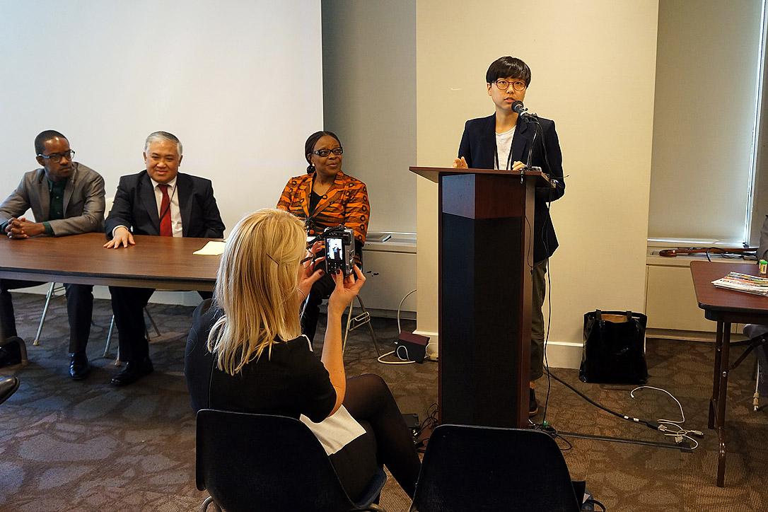 LWB-Vizepräsidentin Eun-hae Kwon stellt beim Interreligiösen Klimagipfel in New York die Ansätze für das LWB-Engagement für Klimagerechtigkeit vor. Foto: LWB