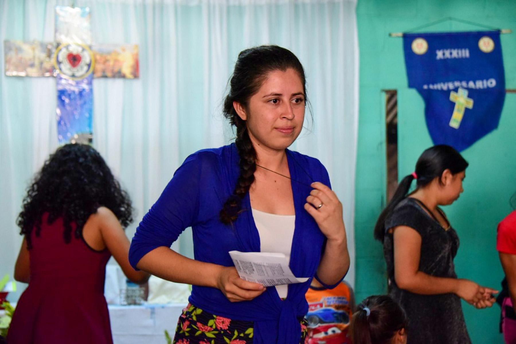 Following her training as a Peace Messenger in 2019, Ms Oneyda Fuentes and fellow youth of the Salvadoran Lutheran Church have organized retreats in El Salvador on how to work for peace in their context. Â Photo: Chris MankeÂ 
