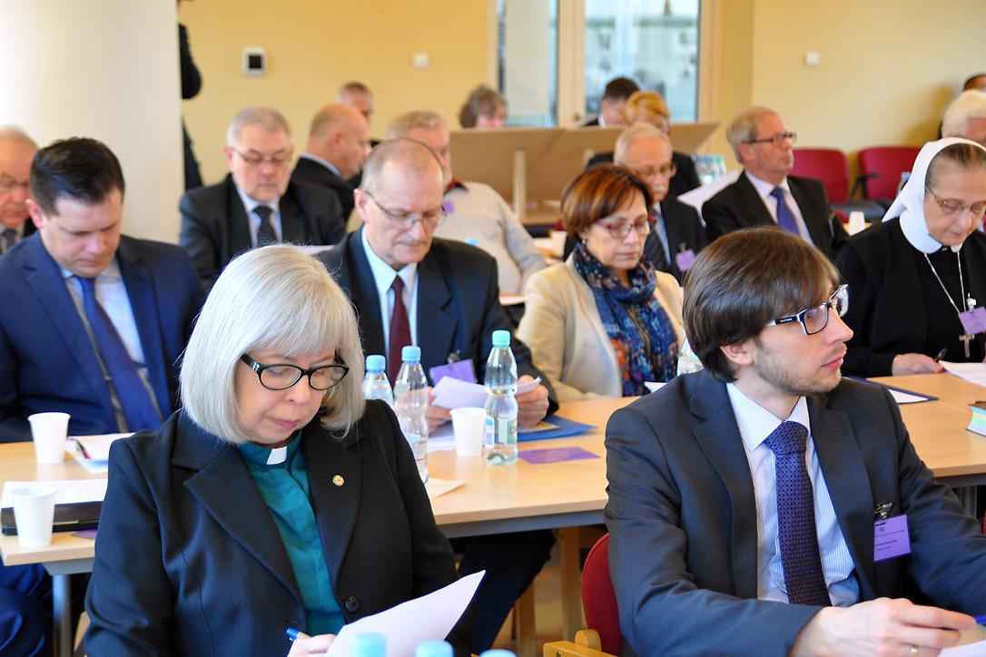 At the 1-3 April synod of the Polish Lutheran church, many theologians and congregation members took part in discussion on womenâs ordination to pastoral ministry and supported the move. Photo: Beata Michalek