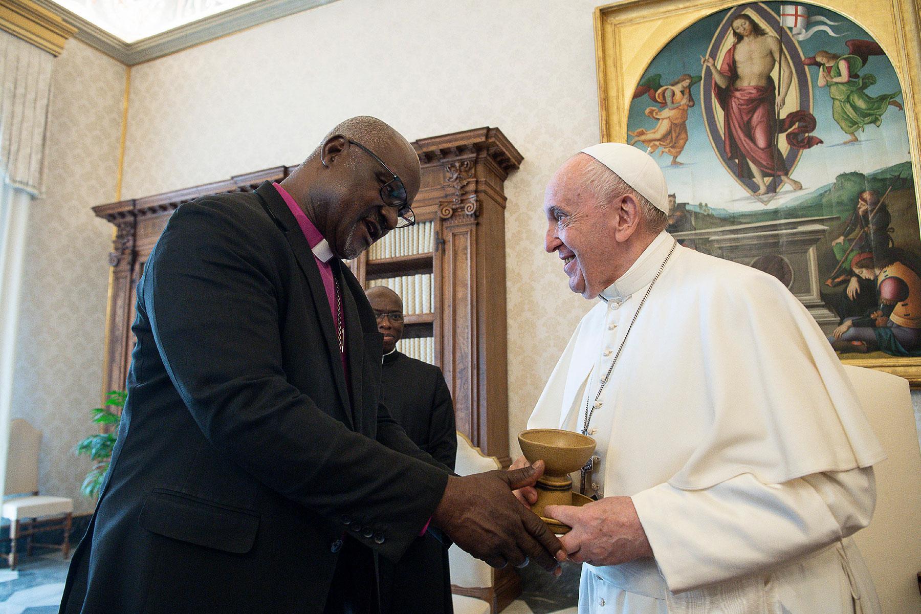 LWB-Präsident Panti Filibus Musa und Papst Franziskus. Bildnachweis: Vatikanische Medien