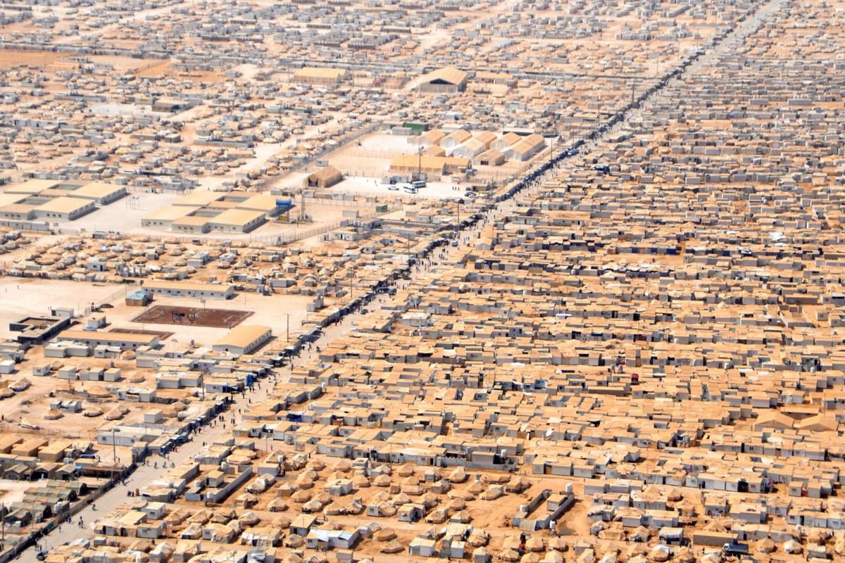 The Za'atri camp in Jordan is home to about 80000 refugees. The LWF calls for a rapid, adequate, and inclusive response that protects the human rights of all, and ensures that the needs of the most vulnerable are met. Photo: Public Domain/Wikipedia.