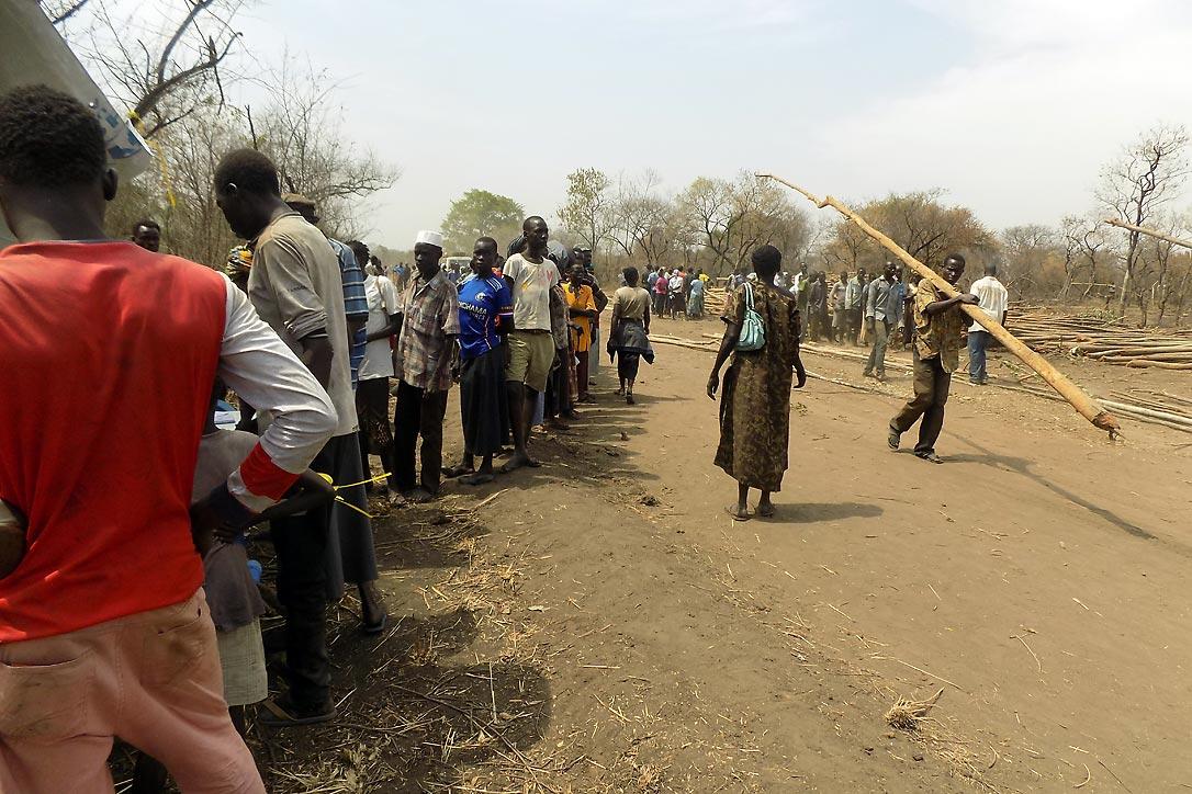 South Sudanese refugees in the new camp of Palorinya. The camp currently has 37,000 inhabitants, all of whom have arrived in the past weeks. Photo: LWF Uganda