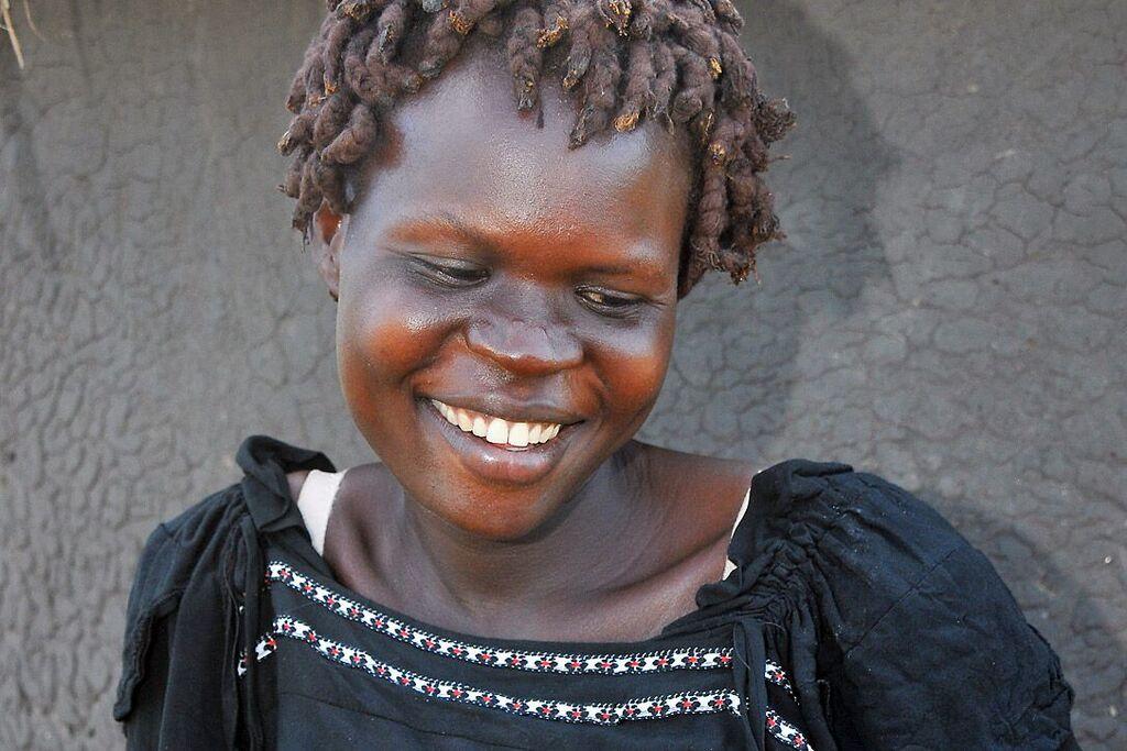 Alwel Violet (26) wurde als Kind verheiratet und später von ihren Schwägern missbraucht. Der LWB hat ihr dabei geholfen, sich ein neues Leben aufzubauen. Foto: LWB/P. Kikomeko