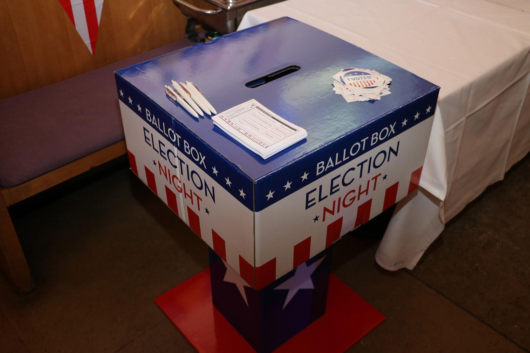 Die Wähler in den Vereinigten Staaten bereiten sich auf ihre Stimmabgabe bei den Präsidentschaftswahlen am 3. November vor. Foto: US-Botschaft in Bern (CC-BY-SA)