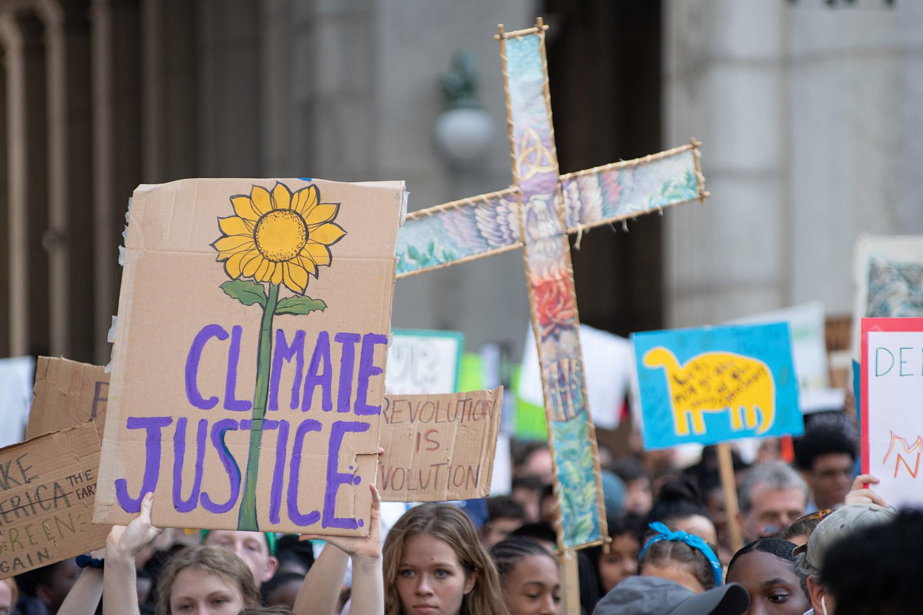 LWF, ACT, WCC and other ecumenical bodies joined tens of thousands in marching through the streets of New York City in the Climate Strike in 2019, demanding climate justice now. Photos: Simon Chambers/ACT  