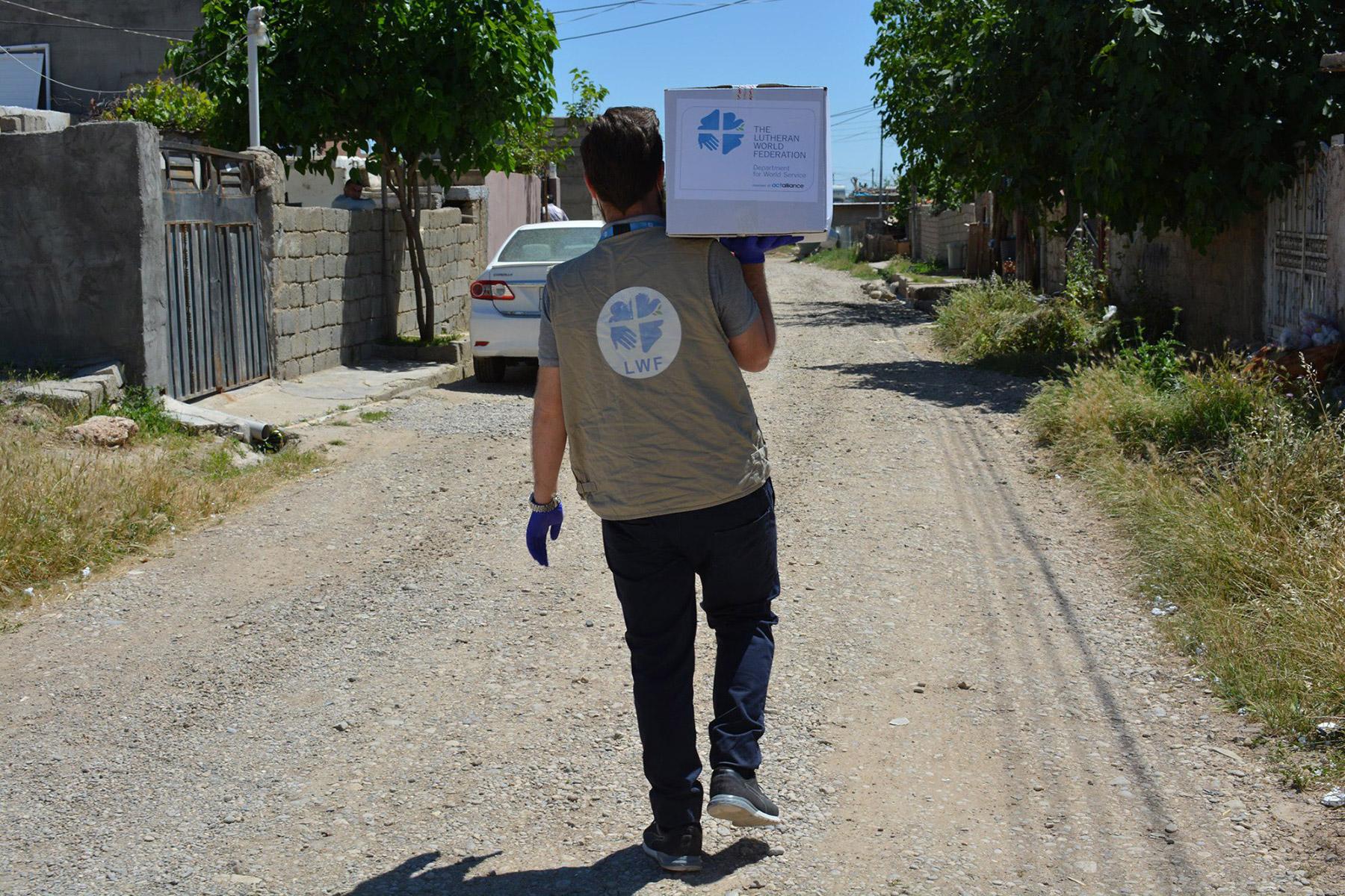 The LWF team in Northern Iraq distributed food aid to vulnerable families in Summel District in Dohuk Governorate. To respond to #COVID19, the government has issued movement restrictions and other measures which impact on the livelihood of many families. Photo: LWF Iraq