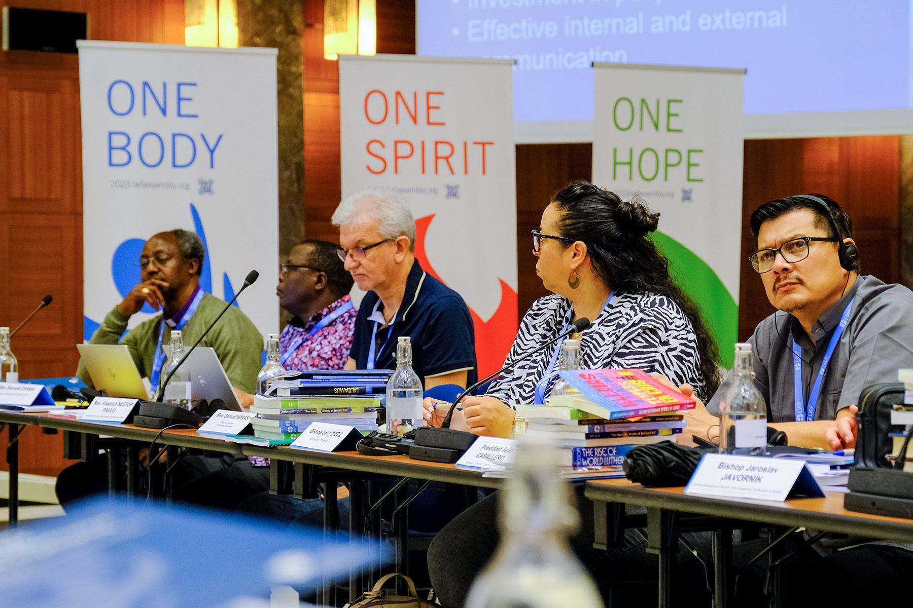 Participants in this year’s RoNEL included 16 LWF member church leaders from 13 countries. Seen here, from right: Pastor President Rev. Julio Caballero; (Honduras); Bishop Leila Ortiz (USA); Rev. Dr Nestor Paulo Friedrich (LWF Vice-President, LAC); Rev. Dr Sameul Dawai (Regional Secretary, Africa) and Bishop Johnes Meliyio (Kenya). Photo: LWF/A. Danielsson