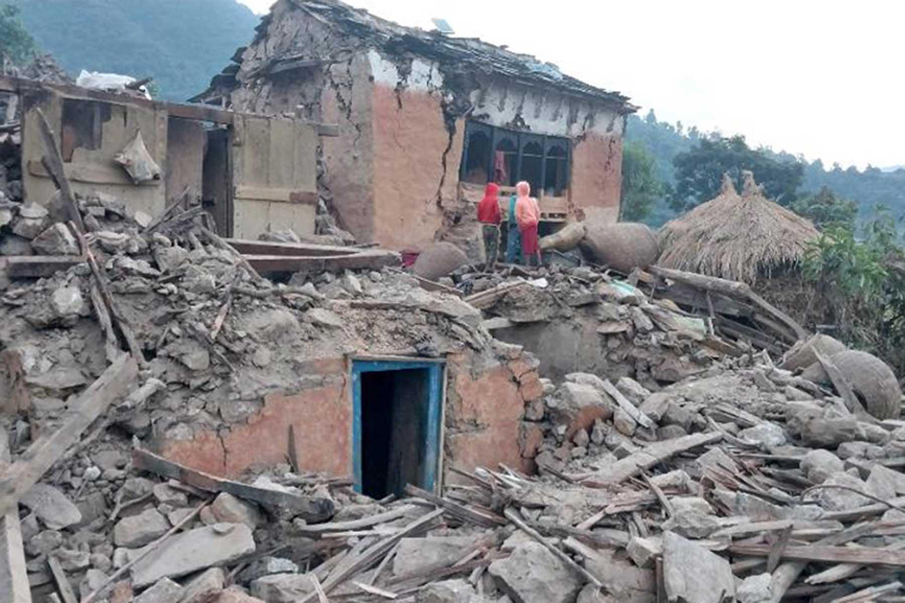 Daños en la aldea de Pubichouki, como se vio el día después del terremoto principal. Foto: onlinekhabar