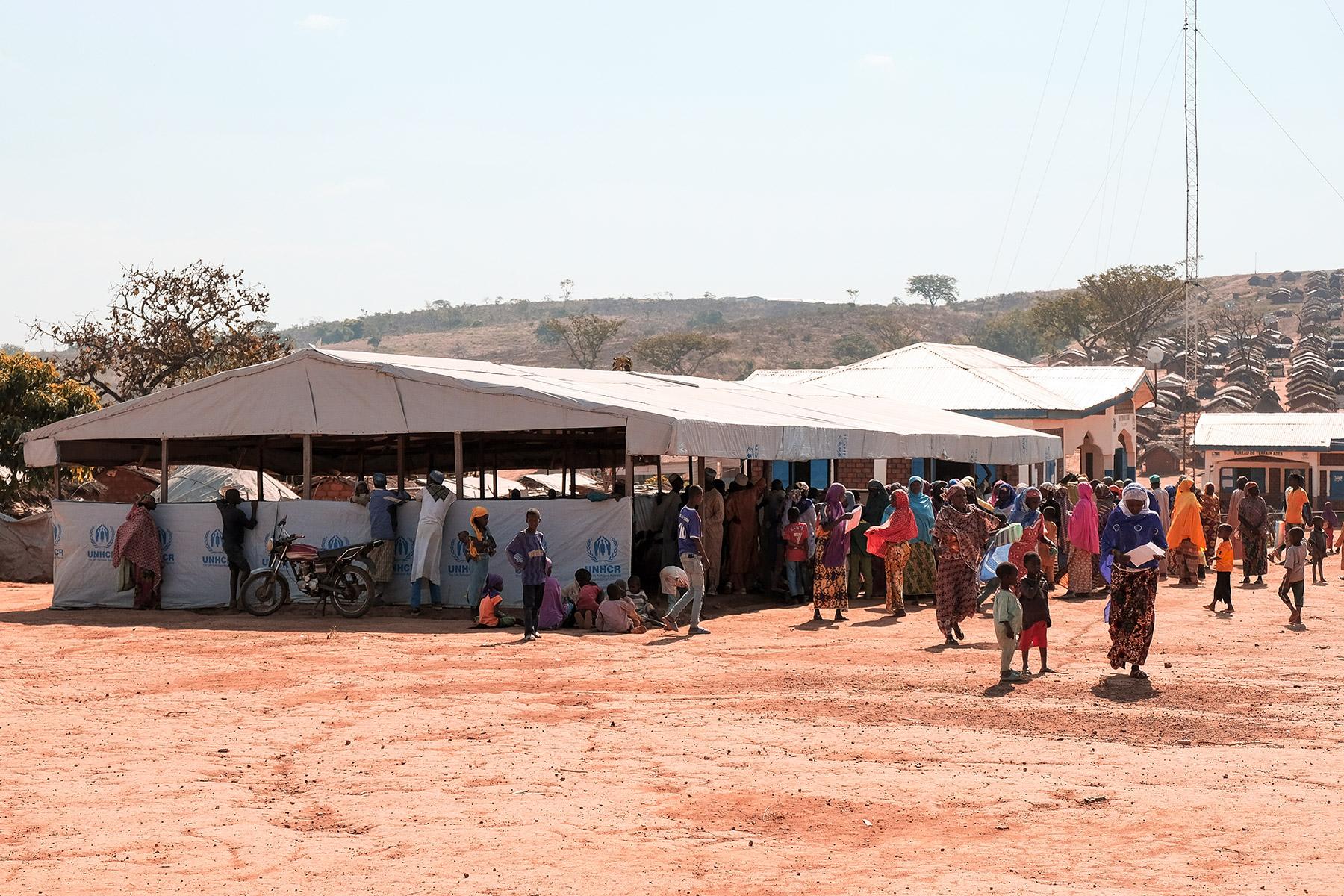 Das Flüchtlingslager Borgop in Kamerun beherbergt Menschen, die durch den Konflikt in der Zentralafrikanischen Republik vertrieben wurden – eine von vielen Notsituationen, die nur selten Schlagzeilen machen. Foto: LWB Kamerun
