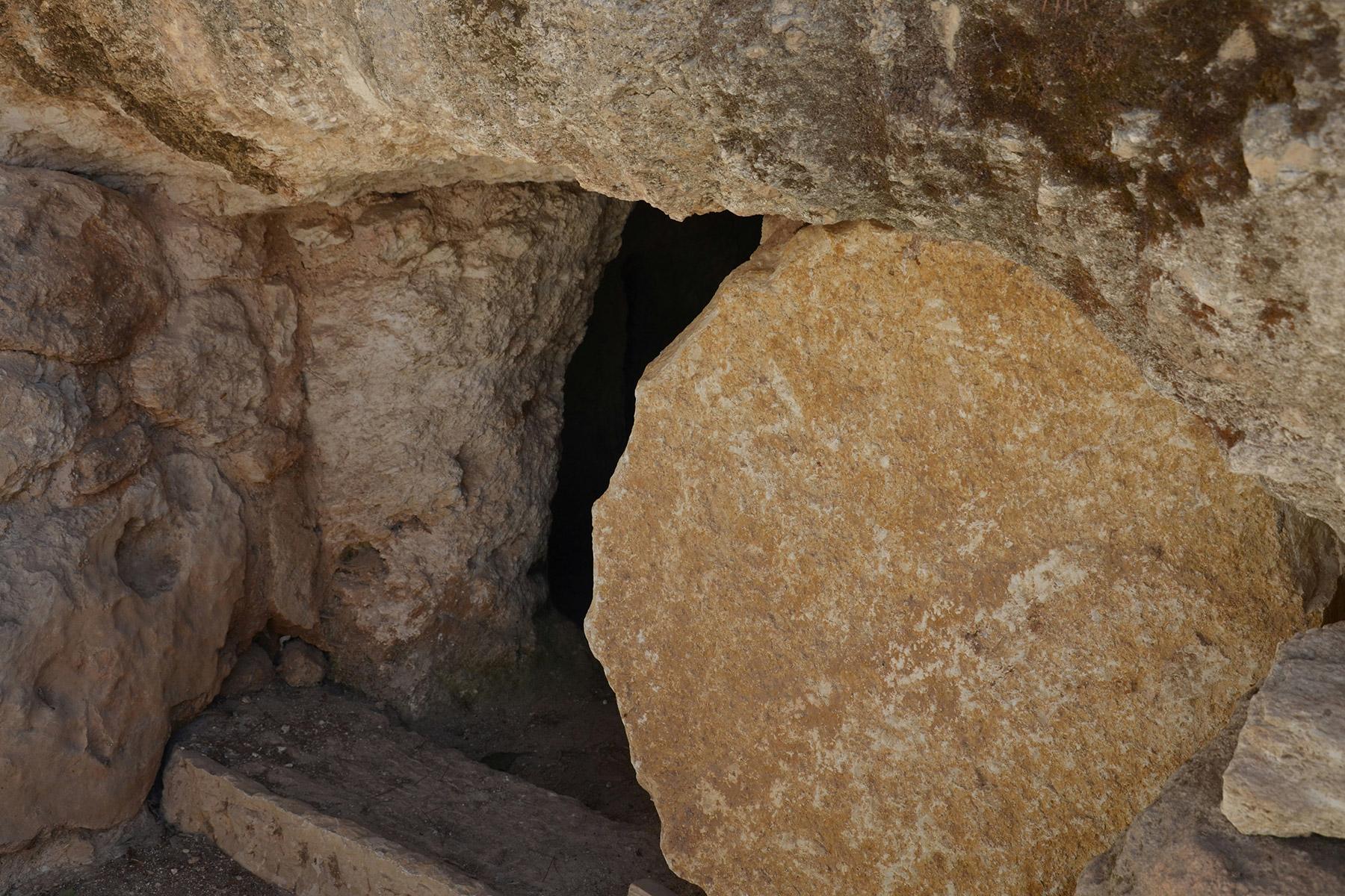 The empty tomb on Easter day calls Christians to “make disciples of all nations.” Photo by Jonny Gios – Unsplash