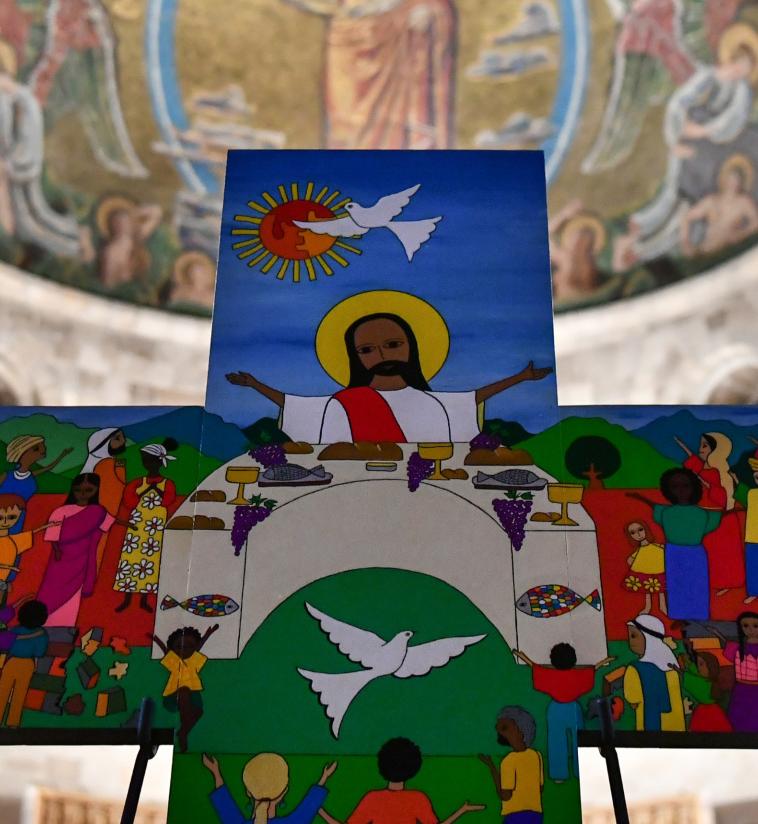 The Salvadoran cross painted for the joint ecumenical commemoration in Lund, Sweden will be at the center of the commemoration service in Namibia as well. Photo: LWF/ M. Renaux