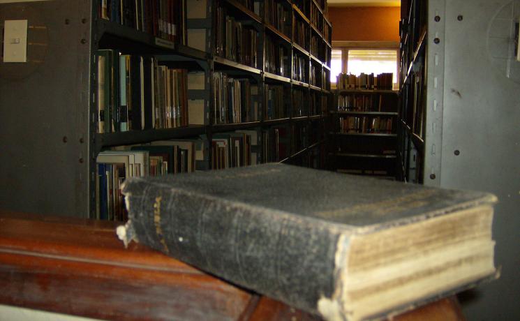 Books from the library formerly housed at the Evangelical Institute of Higher Theological Studies (ISEDET) which closed in 2016. Photo: ISEDET Library Archive