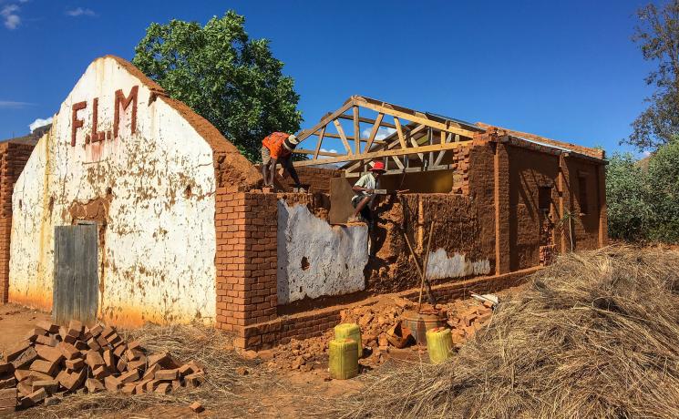 In Vohitsaoka, central Madagascar, Malagasy Lutheran Church volunteers, have been reconstructing their local church building that was almost entirely destroyed in the last two cyclones that hit the region. Photo: LWF/Y. Bovey 