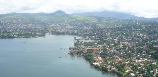 Freetown from above. Photo: David Hond. 