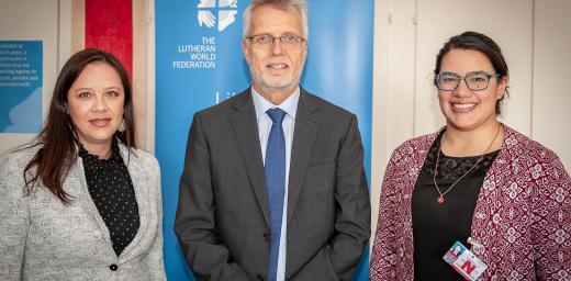 Viviana Machuca (left), representing the Colombia inter-church platform DIPAZ, and Sara Lara (right), director of the human rights program of IELCO, in Geneva for the CEDAW shadow report on Colombia, meet with Rev. Dr Martin Junge (center), LWF General Secretary. Photo: LWF/S. Gallay