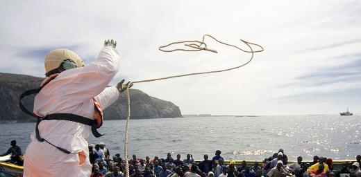 The Spanish coastguard intercepts a traditional fishing boat carrying African migrants off the island of Tenerife in the Canaries. Photo: UNHCR/A. Rodriguez / 24 October 2007