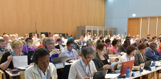 Members of the LWF Council consider a proposal during the 20 June afternoon session of the LWF Council meeting, 15-21 June, 2016, Wittenberg, Germany. Photo: LWF/M. Renaux