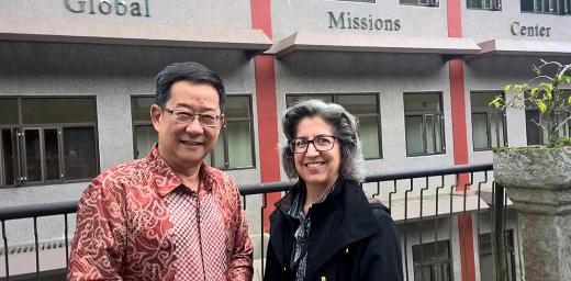 Rev. Tham Wan Yee, of the Assemblies of God in Malaysia, and Rev. Dr Cheryl Peterson, of the Evangelical Lutheran Church in America. Lutherans and Pentecostals have begun a five-year dialogue to seek better understanding. Photo: LWF/Rev. Dr Kaisamari Hintikka