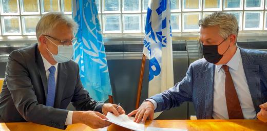 LWF General Secretary Rev. Dr Martin Junge and Mr. Filippo Grandi, UN High Commissioner for Refugees, signed the Memorandum of Understanding. Photo: LWF/A. Danielsson