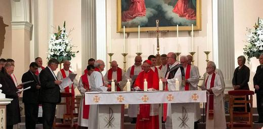 In June 2017, Lutheran Bishop Mark Whitfield and Cardinal John Dew hosted a joint ecumenical service to commemorate the Reformation in the Roman Catholic Cathedral in Wellington, New Zealand. Photo: LCNZ