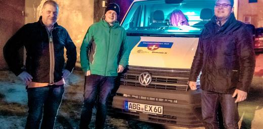 Felix Kalbe (center) takes medical supplies to Lviv in Ukraine as a volunteer driver. Photo: privateÂ 