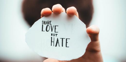 The World Association for Christian Communication has published a new report on countering hate speech online. Photo: Unsplash/Dan Edge
