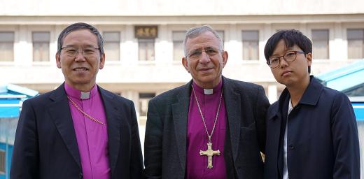 LCK President Rev. Dr Chul Hwan Kim (left) said the visit by LWF President Bishop Dr Munib A. Younan was important as Korean people struggle with âliving in the pain of division.â Eun-hae Kwon (right), LWF Vice-President for Asia, accompanied Bishop Younan. Photo: LWF/LCK