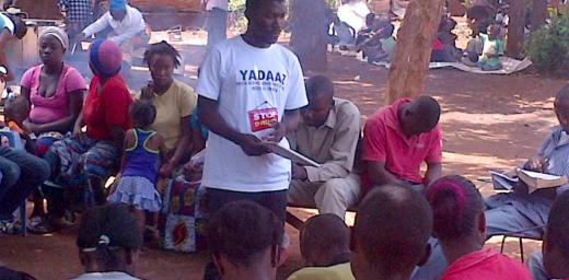 Kheke Chana warns residents of a Zambian village of the dangers of drug and alcohol abuse. Photo: ELCZ