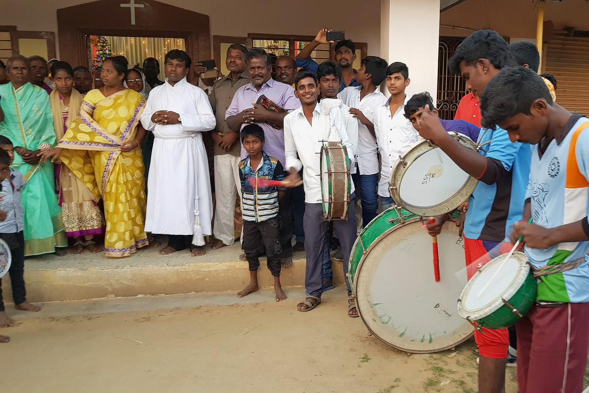 Members of Christ Lutheran Church worship to the sound of drums outside a church. Photo: LWF/Philip Lok
