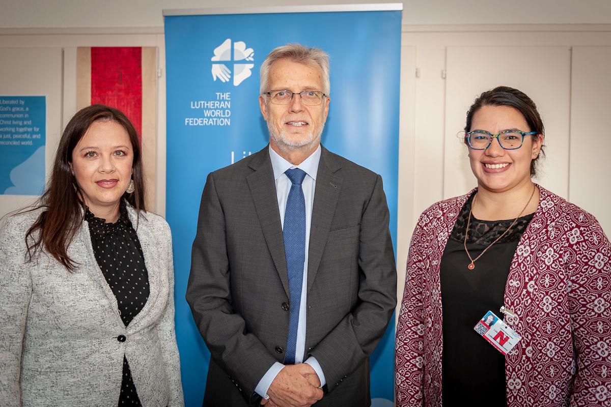 Viviana Machuca (left), representing the Colombia inter-church platform DIPAZ, and Sara Lara (right), director of the human rights program of IELCO, in Geneva for the CEDAW shadow report on Colombia, meet with Rev. Dr Martin Junge (center), LWF General Secretary. Photo: LWF/S. Gallay