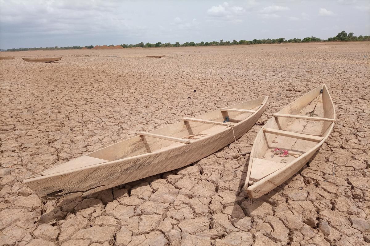A dry lake not far from Ouagadougou in Burkina Faso. Photo: YODA Adaman, Unsplash 